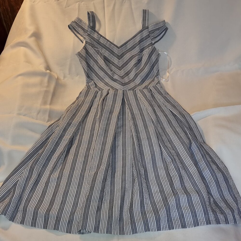 White House Black Market blue and white thin striped mid-length dress